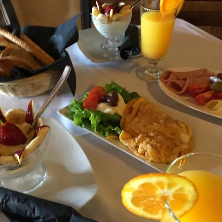 بيت ضيافة Varosi 4*