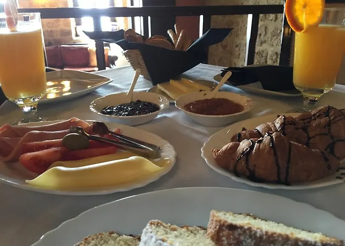 Varosi בית הארחה 4*