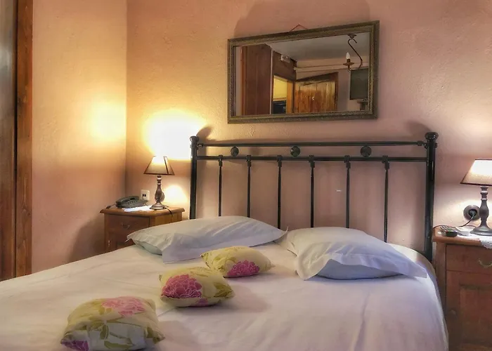 Varosi בית הארחה אדסה